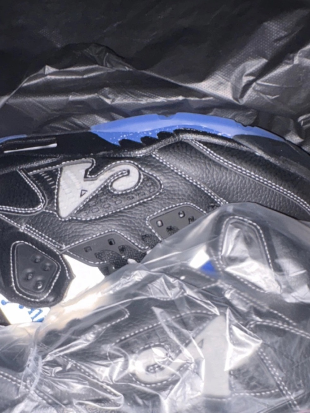 Jordan Men's Black and Blue Sneakers